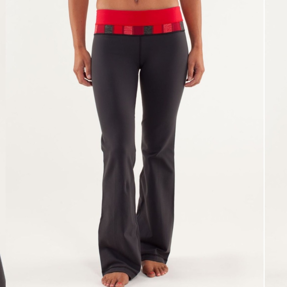 Lululemon the grove pant in deep coal /
